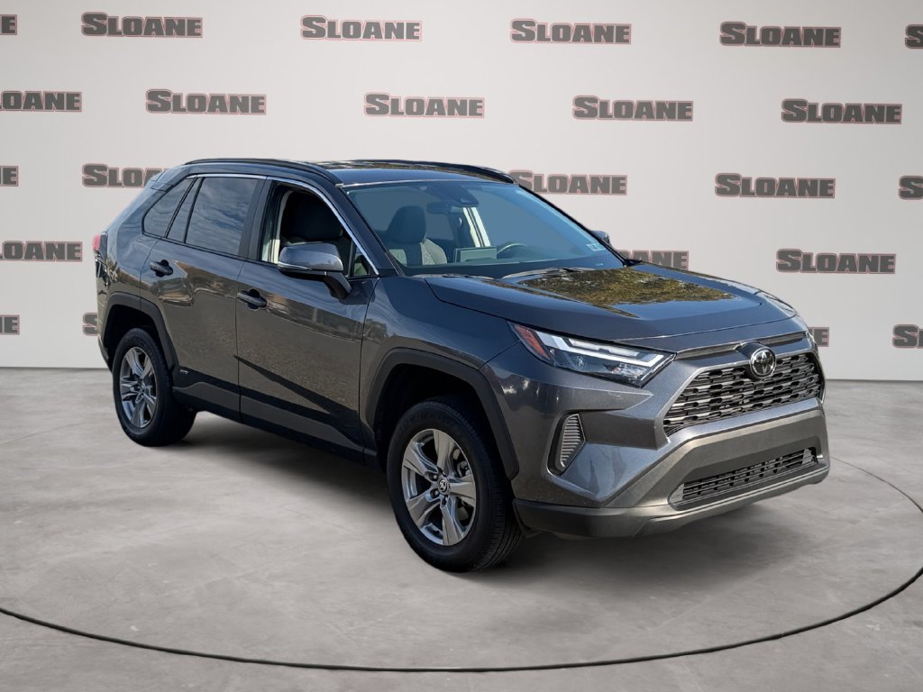 Used 2025 Toyota RAV4 XLE AWD/4WD image 7