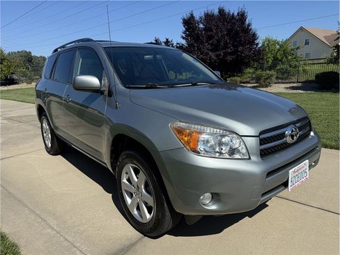 Used 2007 Toyota RAV4 Limited FWD image 7