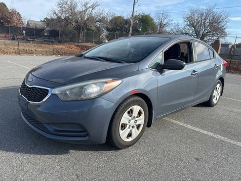 Used 2016 Kia Forte LX image 6