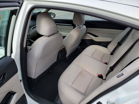 Used 2023 Nissan Altima 2.5 SV FWD image 6