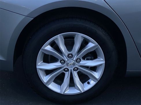 Used 2023 Chevrolet Malibu LT image 43