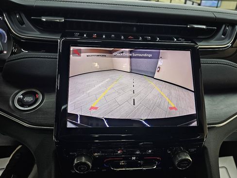 Used 2023 Jeep Grand Cherokee L Overland w/ Rear Seat Video Group I AWD/4WD image 34
