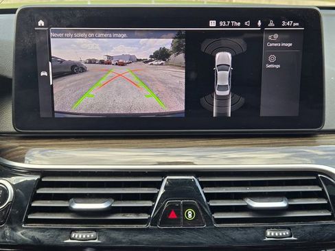 Used 2021 BMW 530i RWD image 13