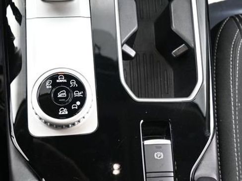 Used 2025 Mitsubishi Outlander ES image 17