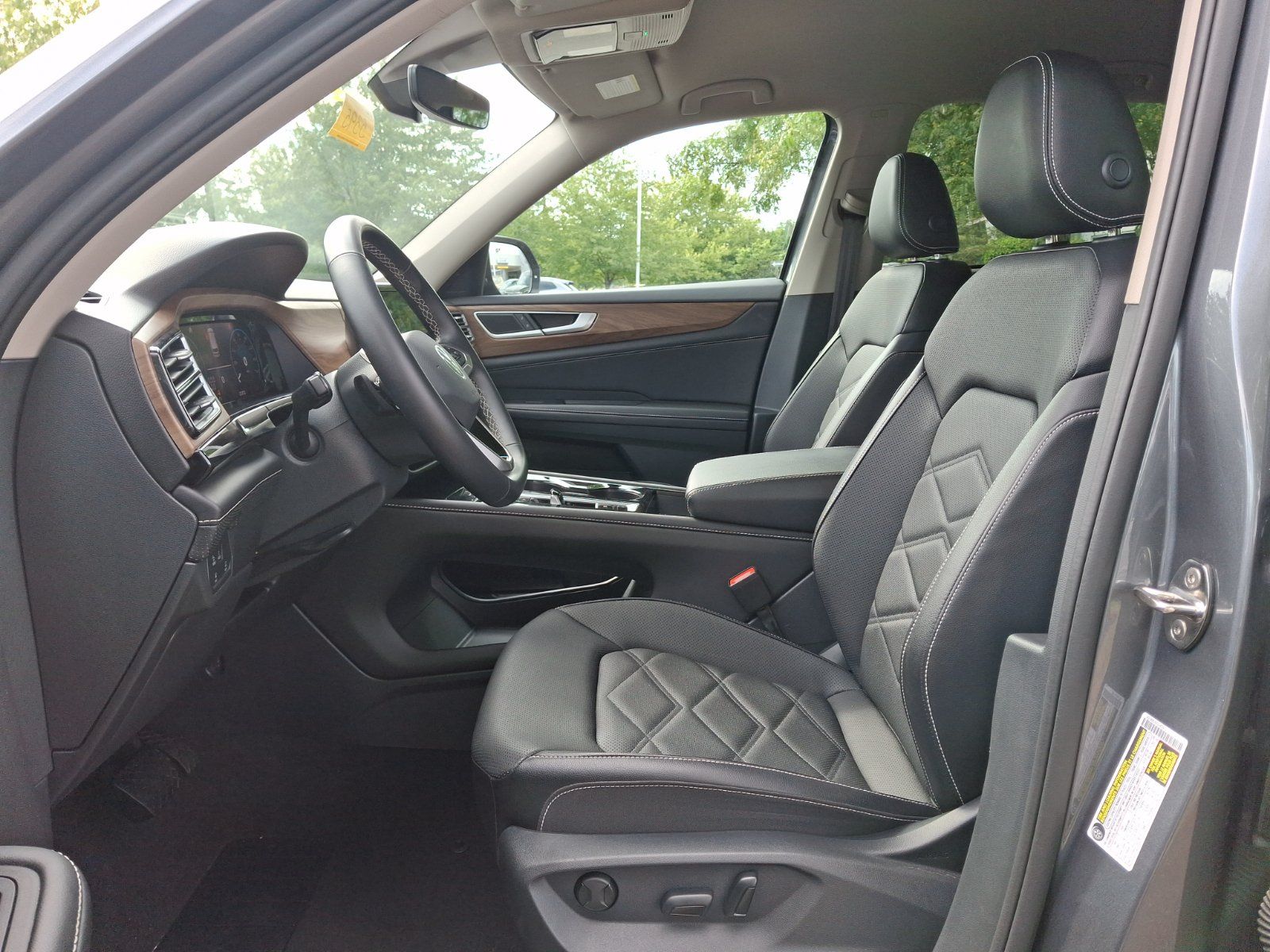 Certified 2024 Volkswagen Atlas SE AWD/4WD image 16