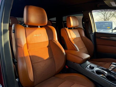 Used 2018 Jeep Grand Cherokee SRT image 13