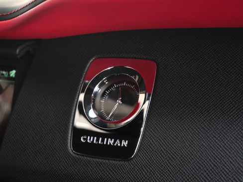 Used 2023 Rolls-Royce Cullinan AWD/4WD image 14