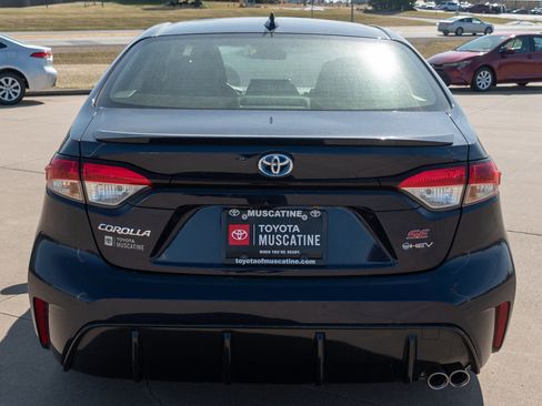 Used 2025 Toyota Corolla SE w/ SE Premium Package image 21