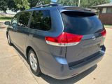 Used 2013 Toyota Sienna LE image 4