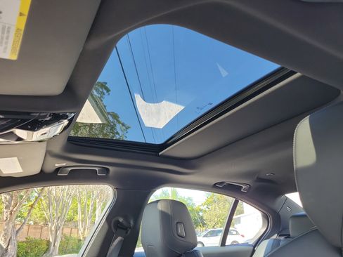 Used 2024 BMW 530i w/ Premium Package image 21