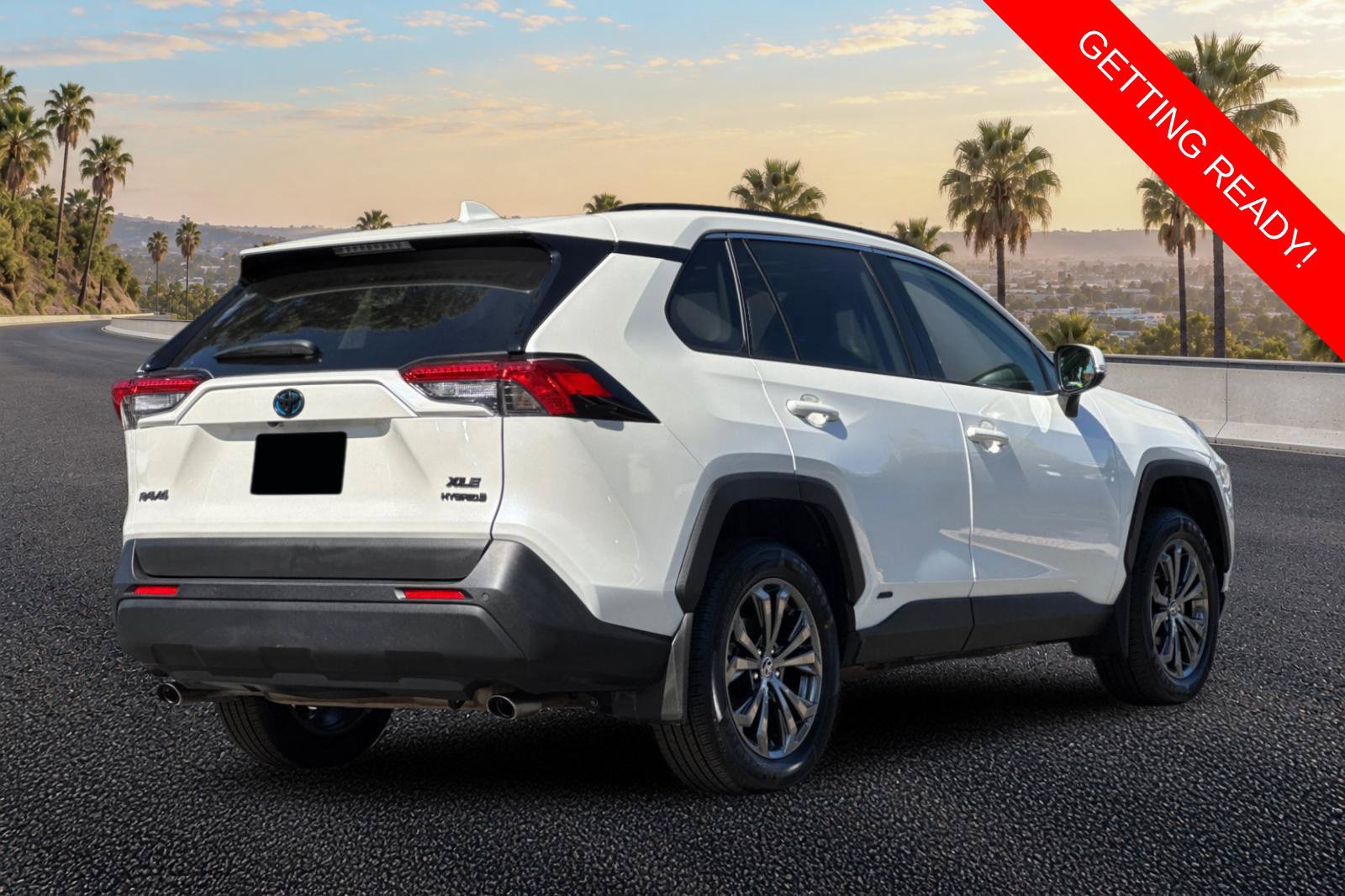 Used 2022 Toyota RAV4 XLE Premium AWD/4WD image 4