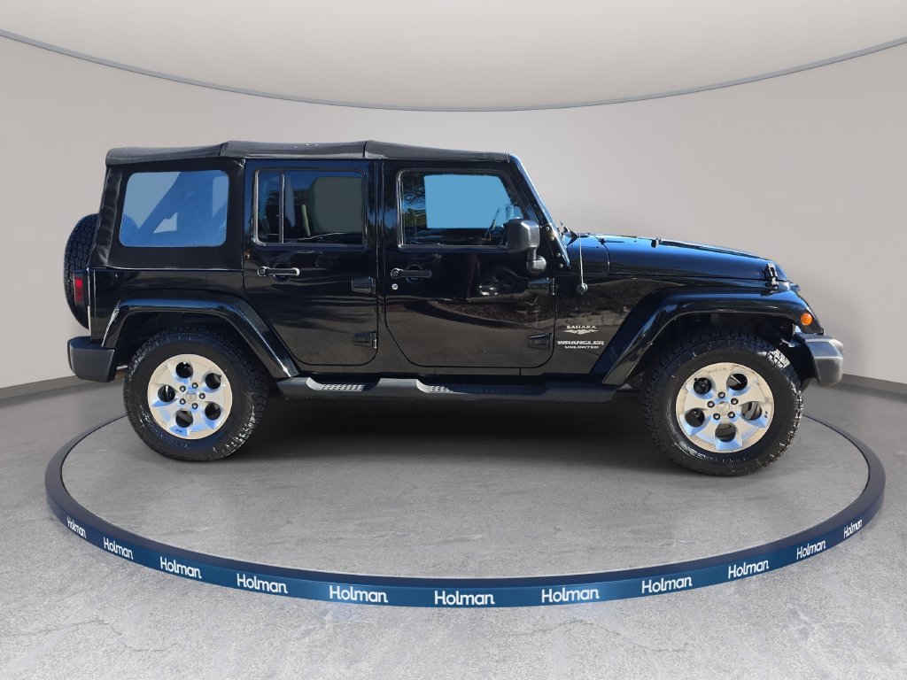 Used 2015 Jeep Wrangler Unlimited Sahara w/ Connectivity Group AWD/4WD image 5