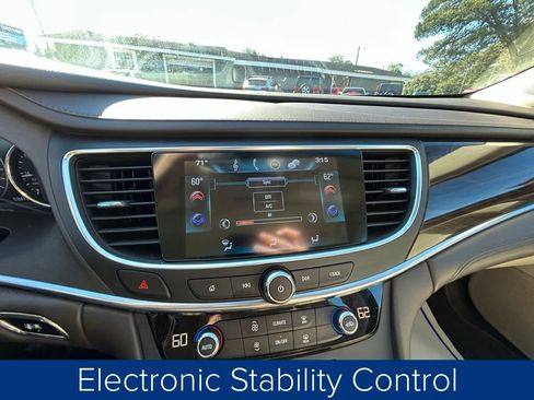 Used 2017 Buick LaCrosse Preferred image 36