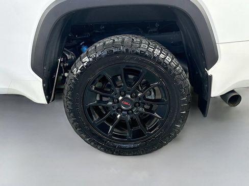 Used 2022 Toyota Tundra Limited w/ TRD Off-Road Package AWD/4WD image 34