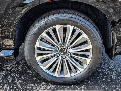 New 2026 INFINITI QX80 Luxe image 10
