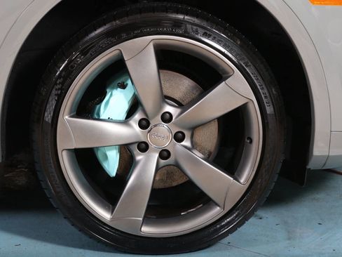 Used 2019 Audi SQ5 Premium Plus w/ Premium Plus Package image 16