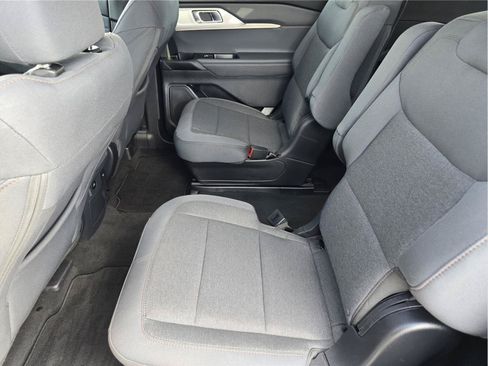 Used 2026 Ford Explorer Active RWD image 30