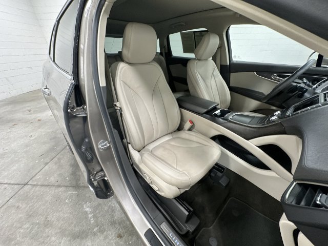 Used 2020 Lincoln Nautilus Reserve w/ Equipment Group 201A FWD image 19