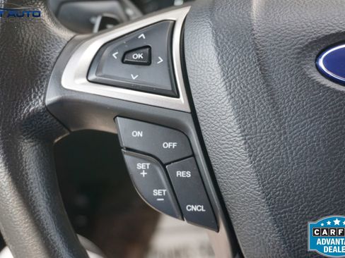 Used 2017 Ford Fusion SE FWD image 36