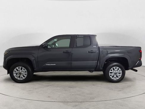Used 2025 Toyota Tacoma SR5 AWD/4WD image 2