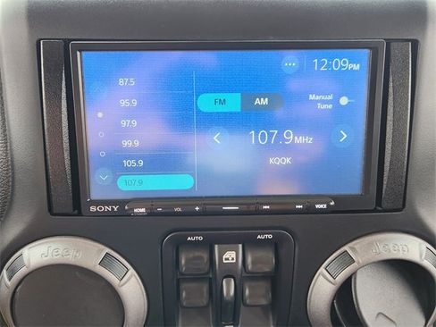 Used 2017 Jeep Wrangler Unlimited Sport w/ Quick Order Package 24S image 16