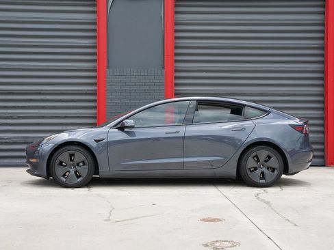 Used 2023 Tesla Model 3 Standard Range RWD image 7