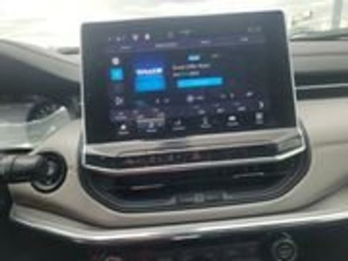 Used 2022 Jeep Compass Limited image 7