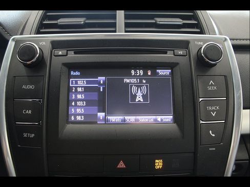 Used 2015 Toyota Camry SE FWD image 28