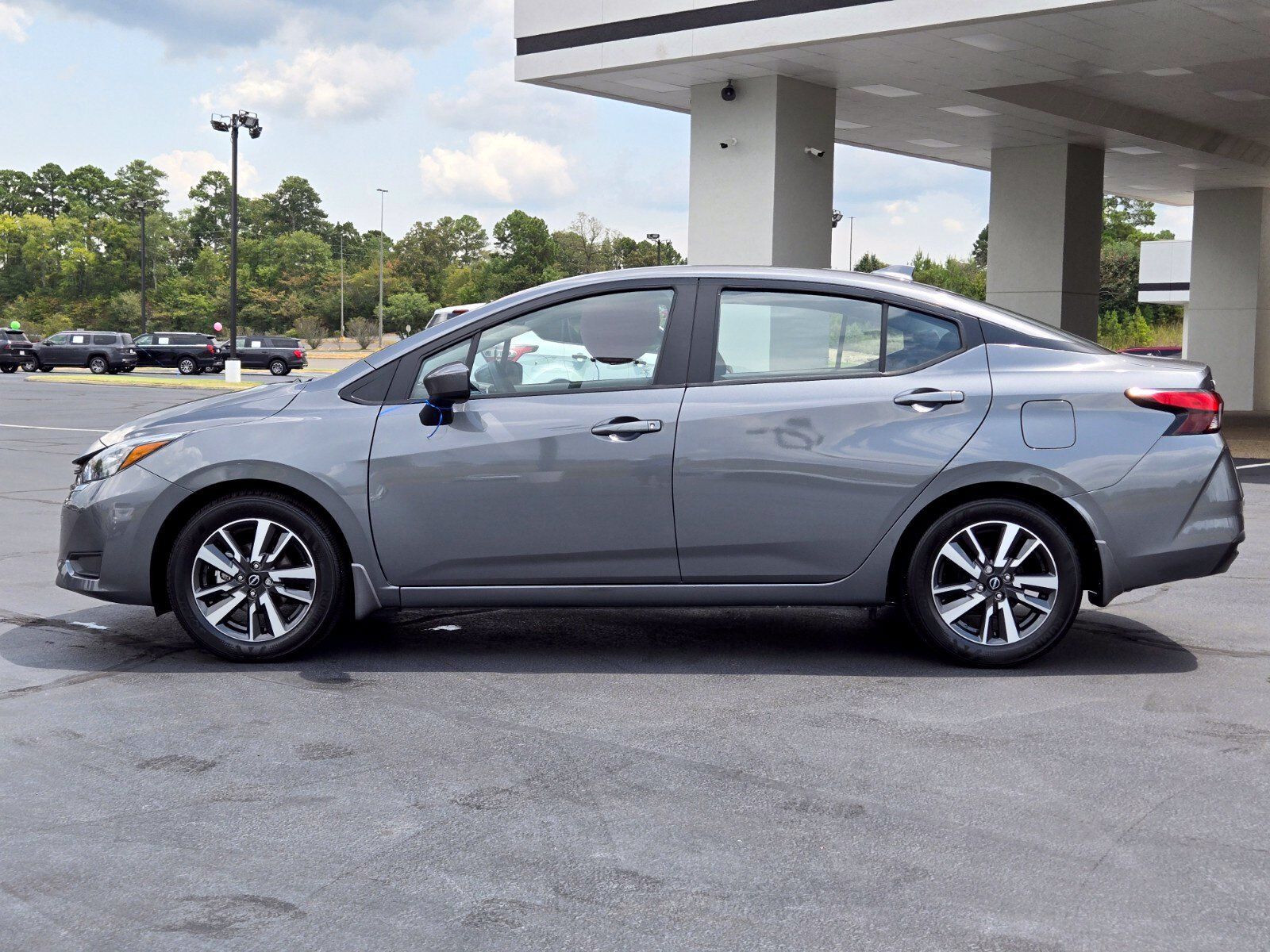 Used 2025 Nissan Versa SV w/ Trunk Package FWD image 2