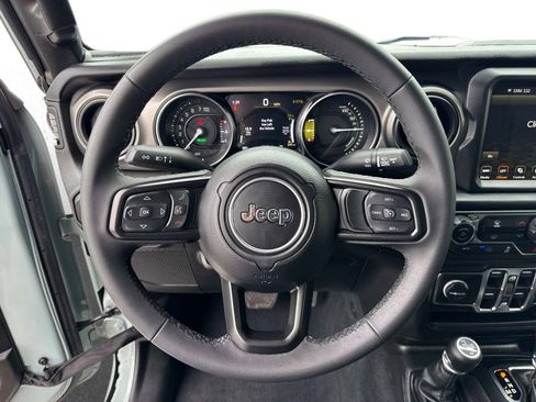 Used 2023 Jeep Wrangler Unlimited w/ 8.4" Radio Group image 27