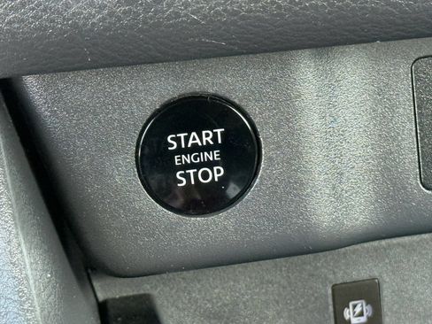 Used 2026 Nissan Rogue SL FWD image 26