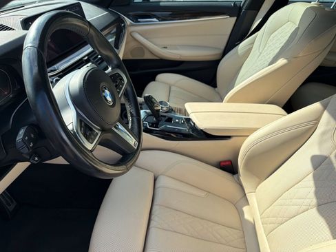 Used 2021 BMW 530i xDrive w/ M Sport Package AWD/4WD image 5