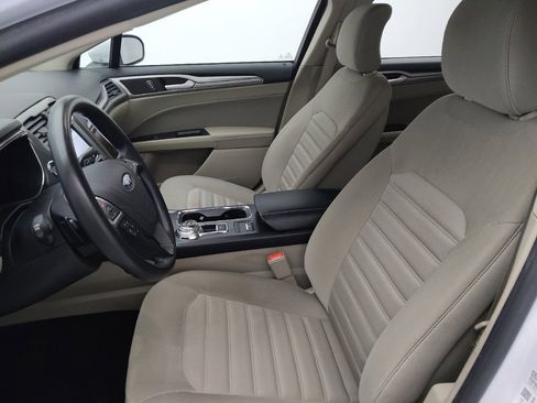 Used 2019 Ford Fusion SE FWD image 17