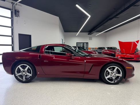 Used 2007 Chevrolet Corvette Coupe w/ Preferred Equipment Group RWD image 18