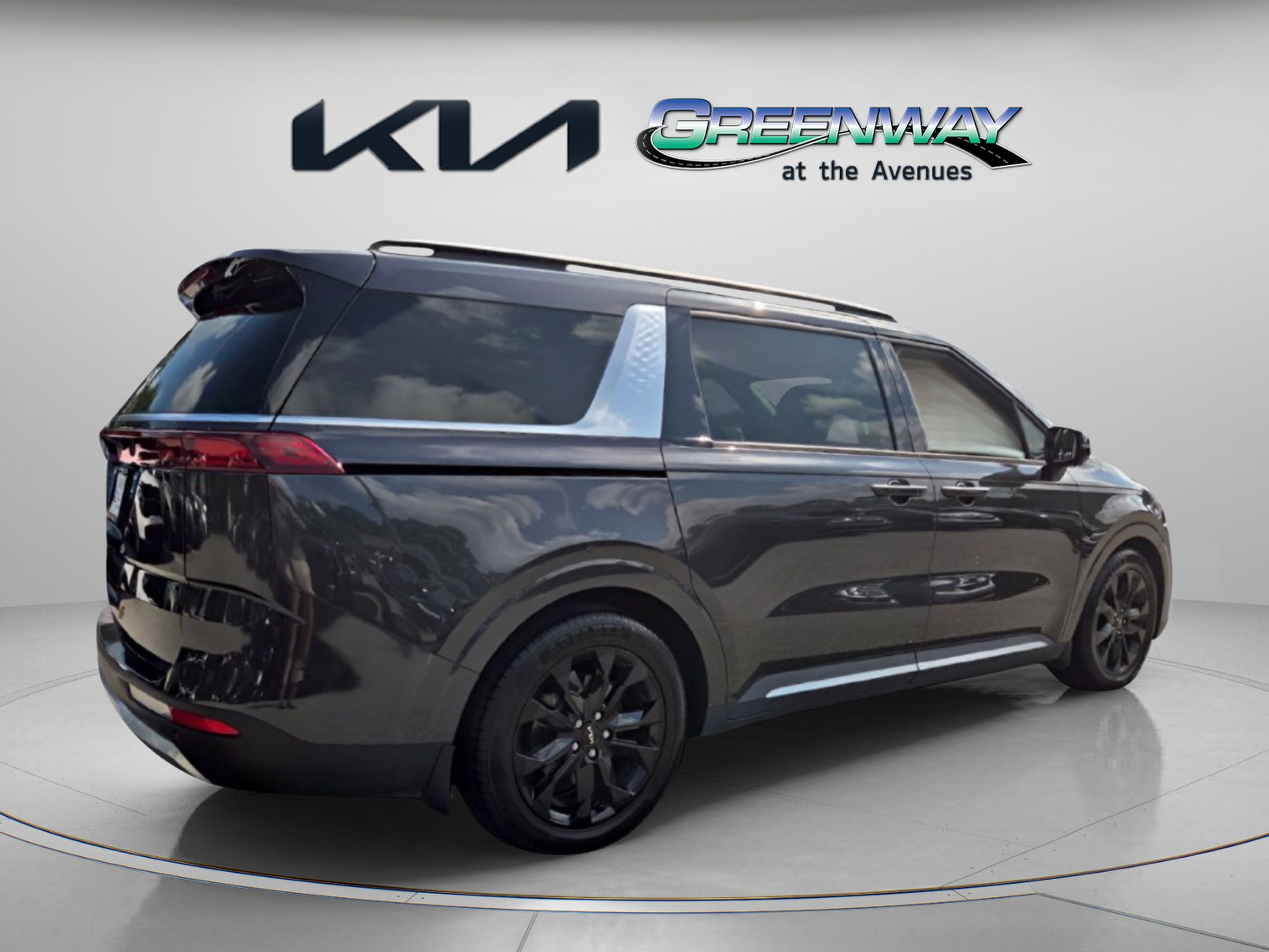 Used 2022 Kia Carnival SX FWD image 7