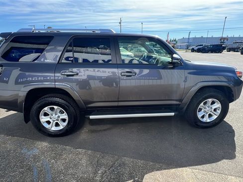 Used 2015 Toyota 4Runner SR5 Premium AWD/4WD image 4