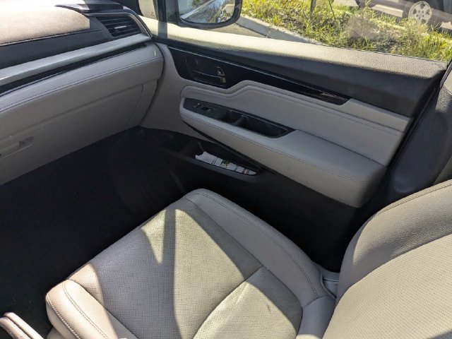 Used 2019 Honda Odyssey Elite image 17