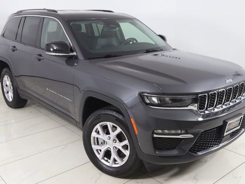 Used 2022 Jeep Grand Cherokee Limited image 17