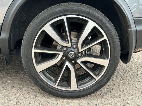 Used 2018 Nissan Rogue Sport SL w/ SL Premium Package image 9