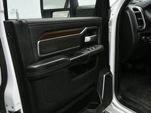 Used 2024 RAM 2500 Laramie AWD/4WD image 17
