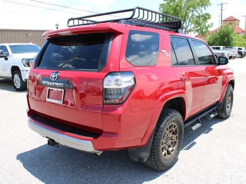 Used 2021 Toyota 4Runner TRD Off-Road Premium w/ Moonroof Package AWD/4WD image 5