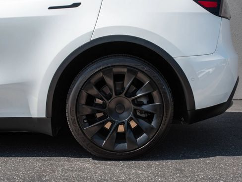 Used 2020 Tesla Model Y Long Range AWD/4WD image 38