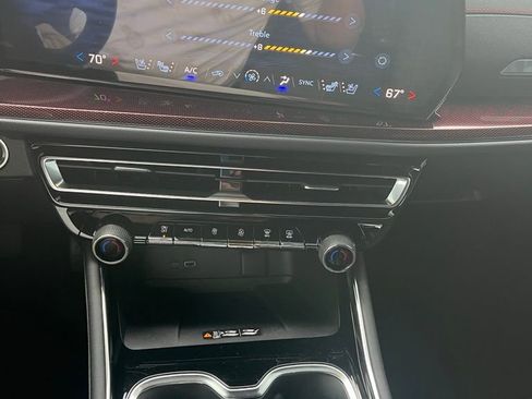 Used 2026 Chevrolet Traverse RS FWD image 10