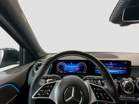 Used 2024 Mercedes-Benz GLB 250 image 7