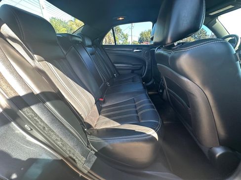 Used 2014 Chrysler 300 S image 10