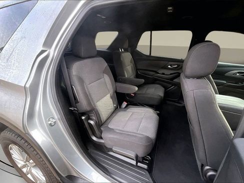 Used 2023 Chevrolet Traverse LT image 26