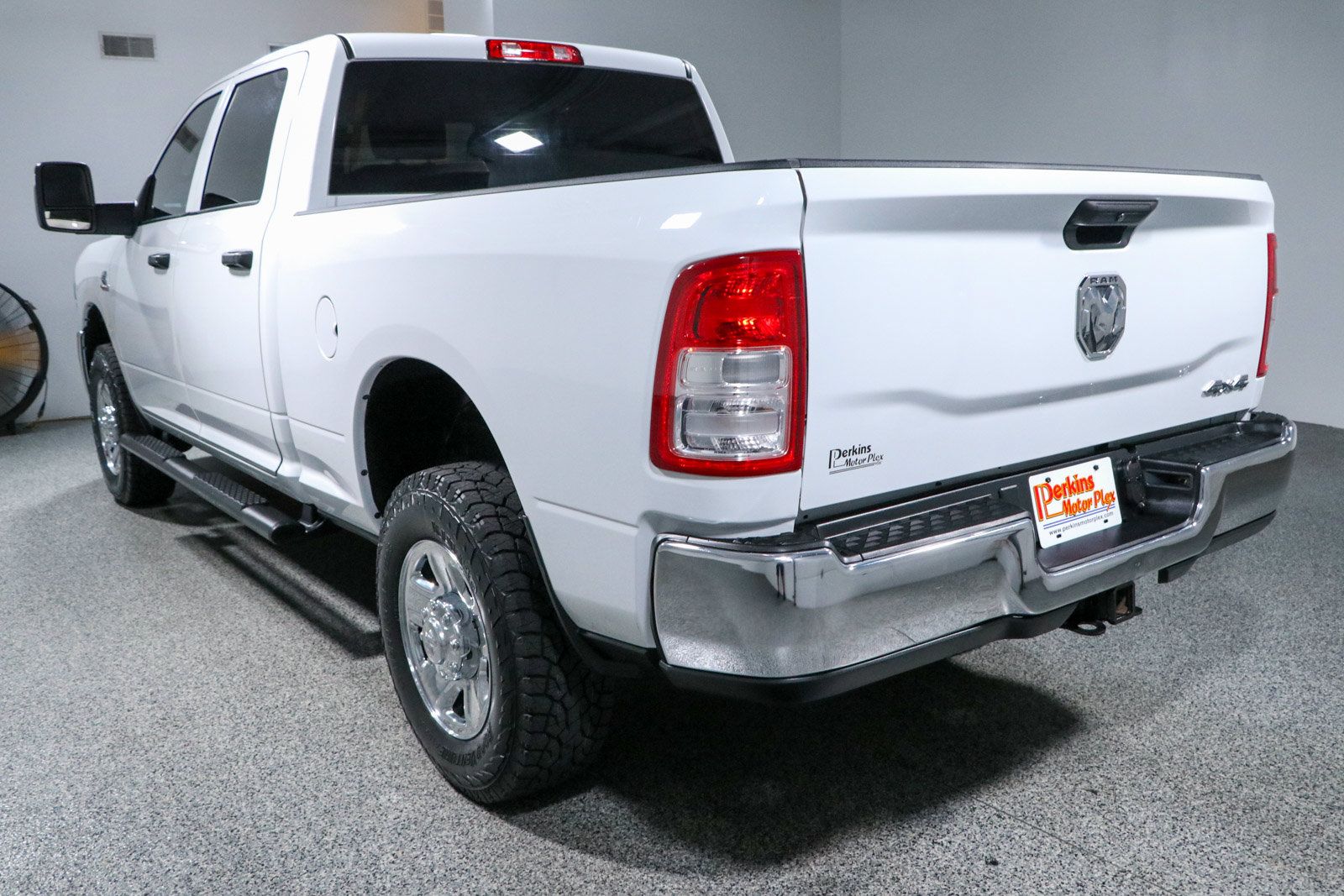 Used 2024 RAM 2500 Tradesman w/ Chrome Appearance Group AWD/4WD image 9