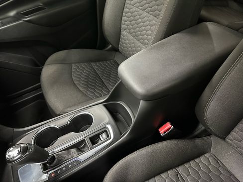 Used 2020 Chevrolet Equinox LT image 33