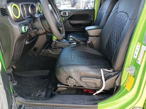 Used 2018 Jeep Wrangler Unlimited Sport S image 36