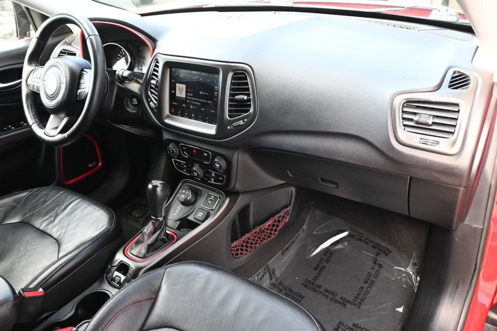 Used 2017 Jeep Compass Trailhawk w/ Leather Interior Group AWD/4WD image 11